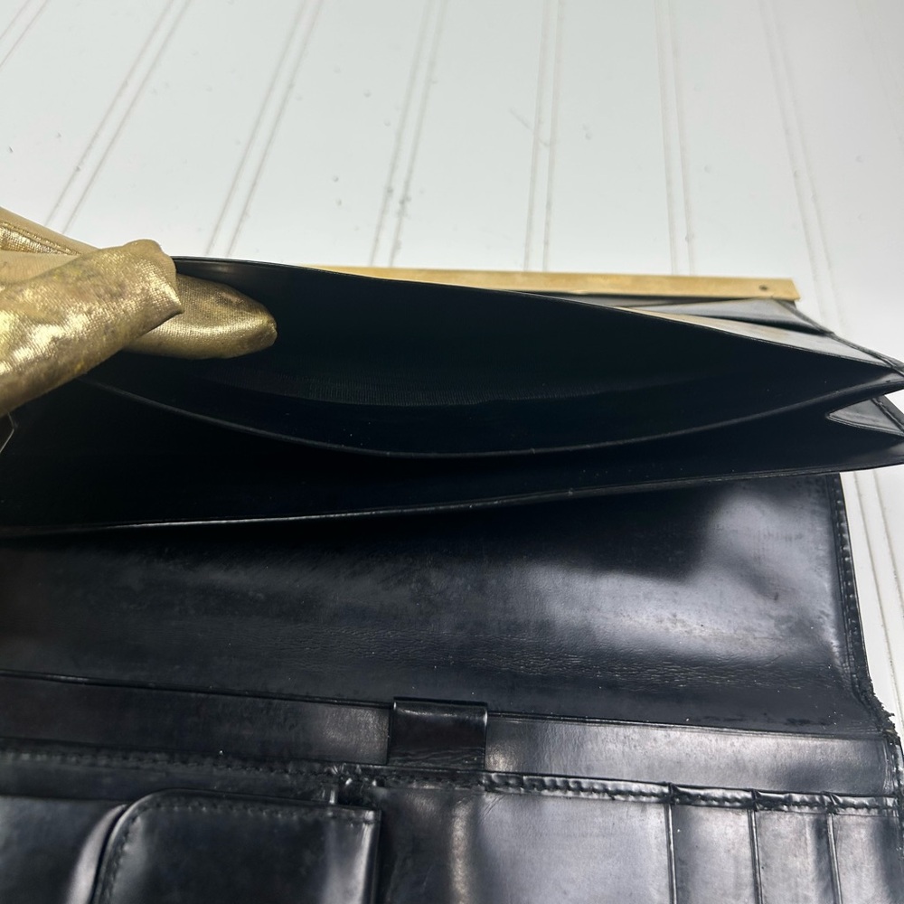 Gucci Black Leather Clutch Wallet with Gold Trim - Picture 8 of 12